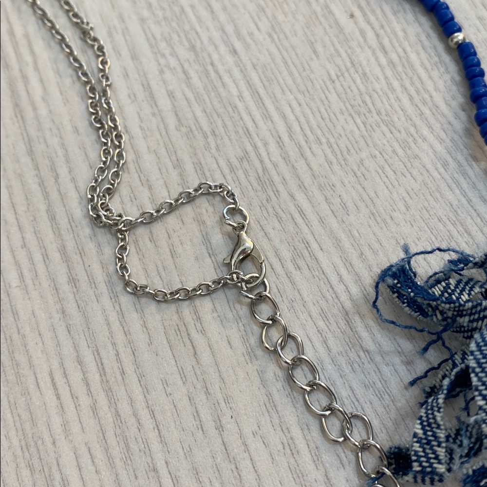 Blue and white necklace with tassel - Picture 3 of 4